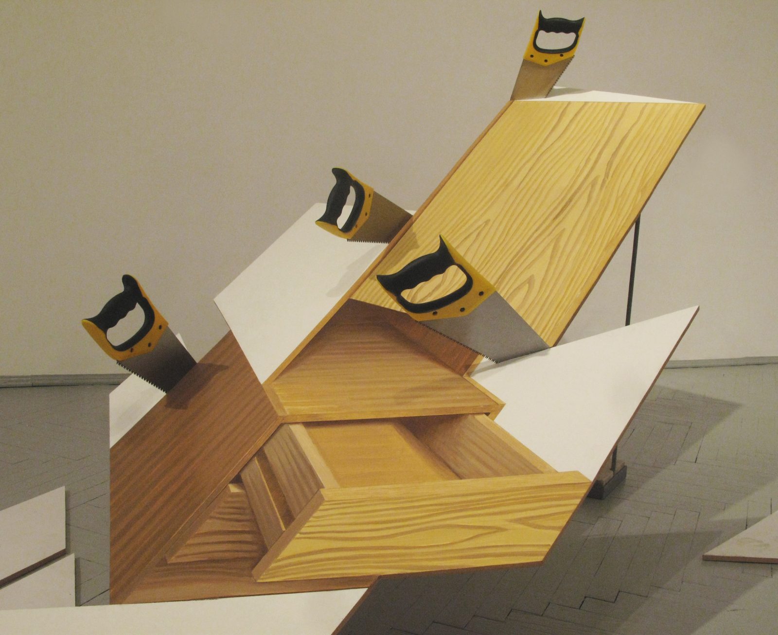 Jan Mioduszewski, „Cięcie drewna”, 2009, tempera i olej na płycie MDF, 4 piły, wymiary zmienne